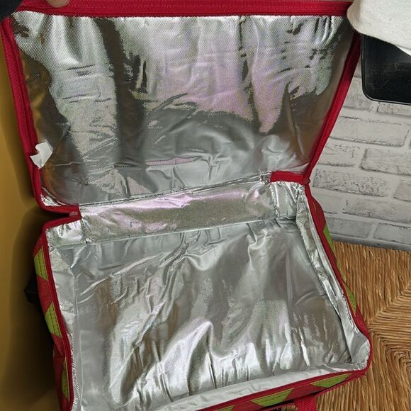 Season’s The Royal Standard Insulated Casserole Bag Christmas Ya’ll - Picture 4 of 5